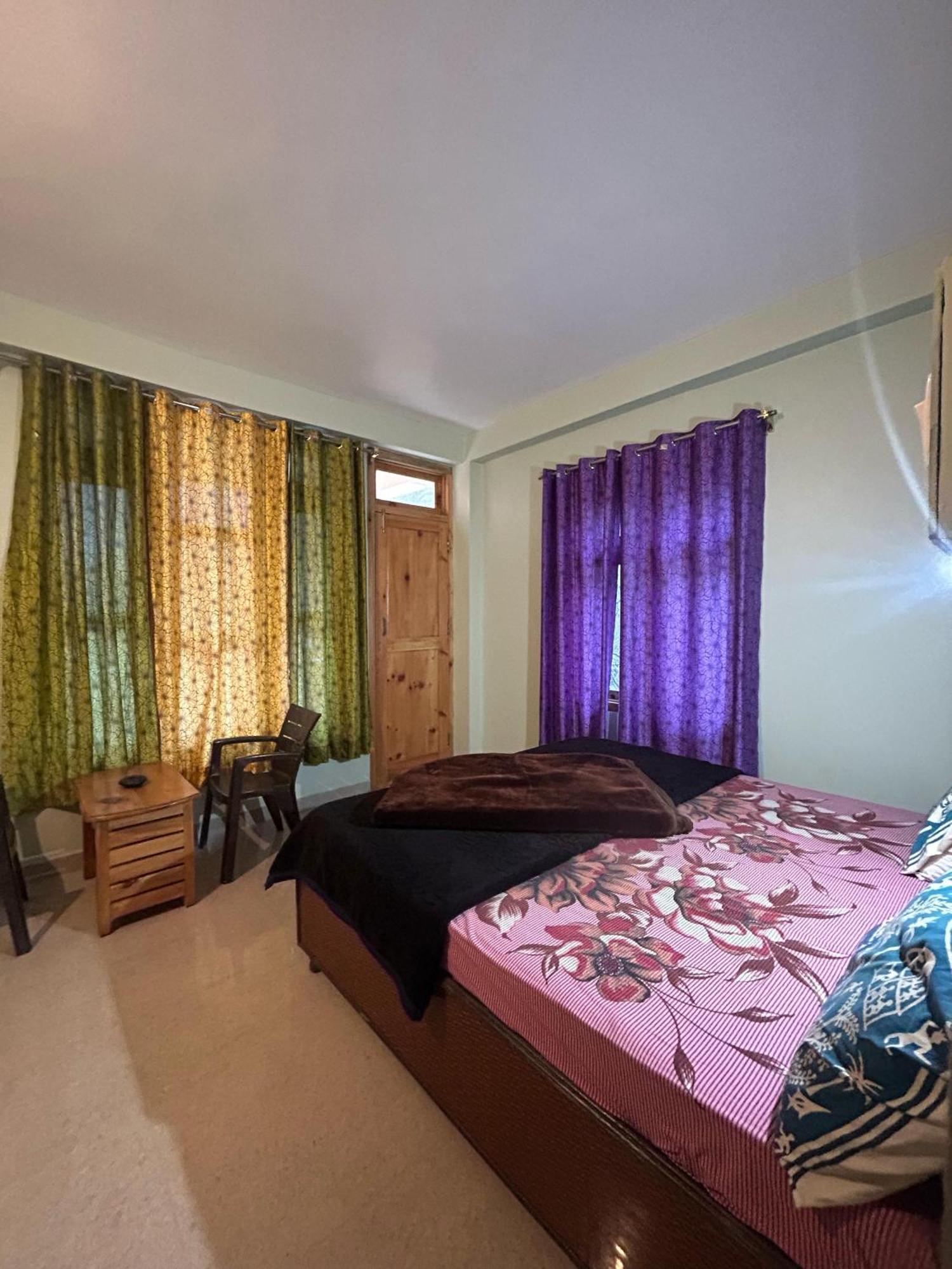 New Brahma Cafe Guest House Kalgha エクステリア 写真