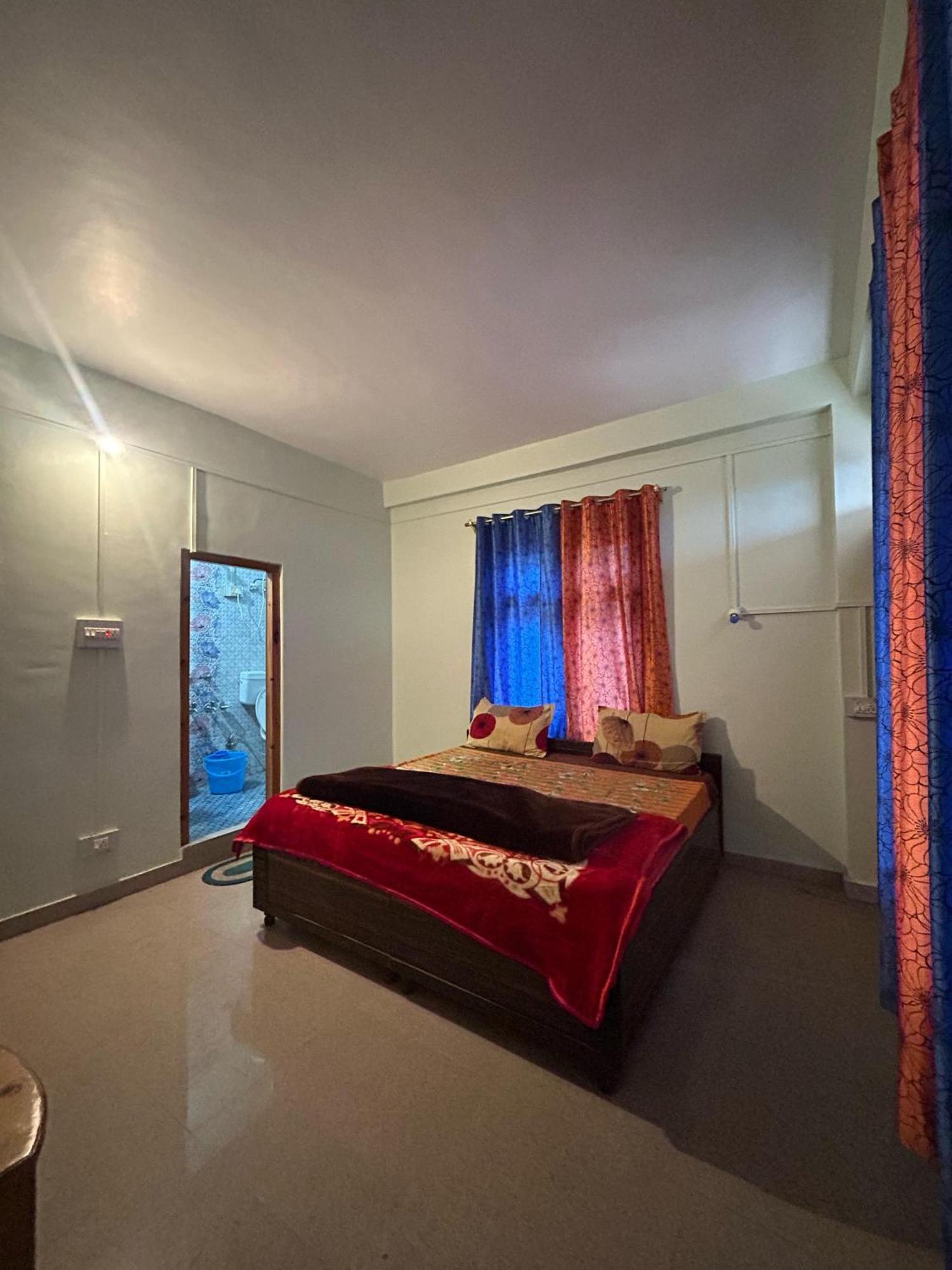 New Brahma Cafe Guest House Kalgha エクステリア 写真